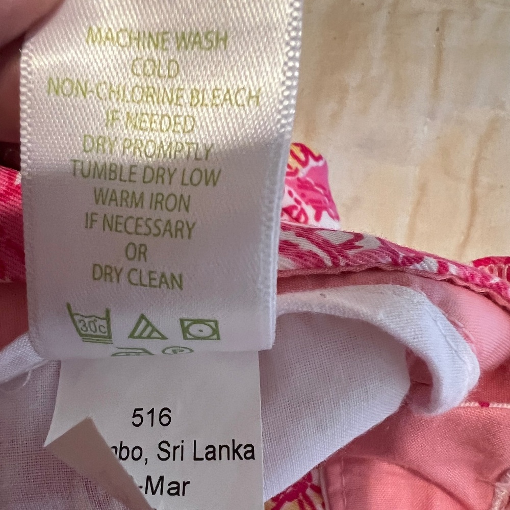Lilly Pulitzer "Whitney" Pants (roll up) size 4 - Picture 13 of 14